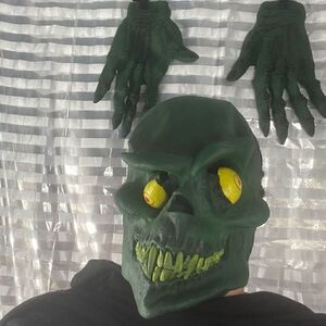 1996 The Paper Magic Group Green Skull Mask and Claw Hands Halloween